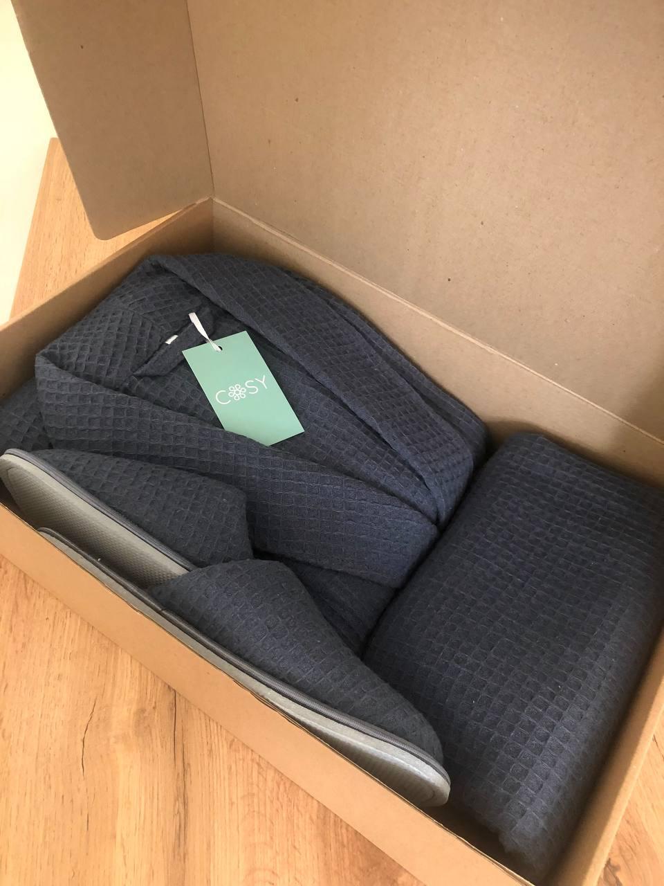 Подарочный набор мужской Сапфир2 ХКР халат/тапочки/полотенце M (Set9202) - фото 2 Подарочный набор мужской Сапфир2 ХКР халат/тапочки/полотенце M (Set9202) - фото 2