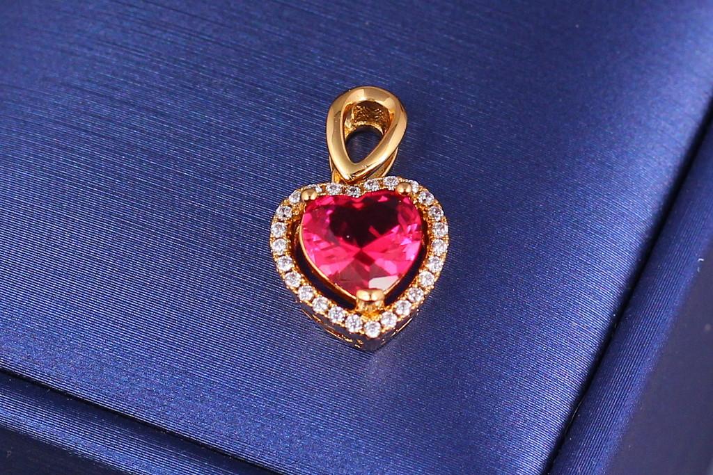 Кулон Xuping Jewelry Малиновое сердечко в ободке из мелких фианитов для тонкой цепи 1,2 см Золотистый