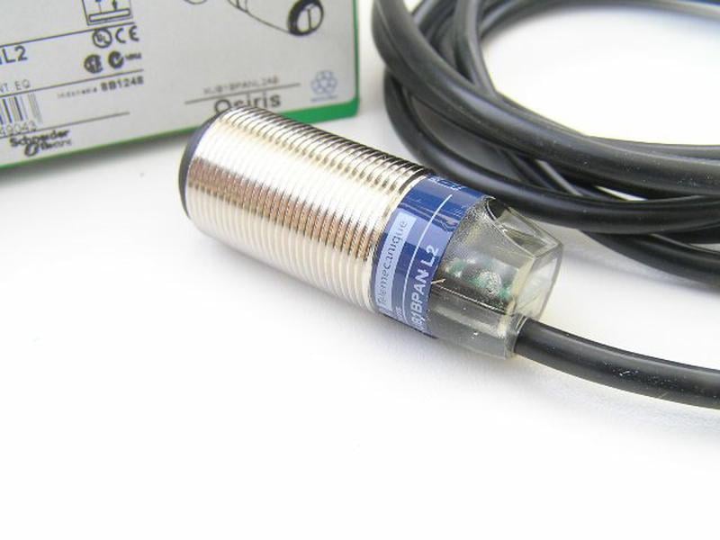 Фотоелектричний датчик Telemecanique XUB1BPANL2 Фотоелектричний датчик Telemecanique XUB1BPANL2