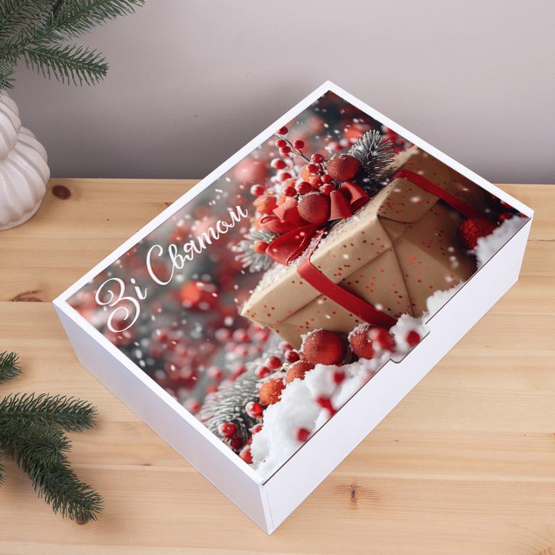 Коробка С праздником новогодняя 36 см (5589-53) Коробка С праздником новогодняя 36 см (5589-53)