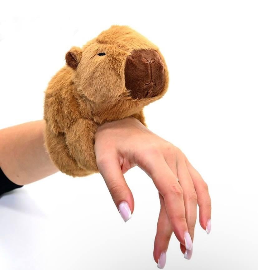 Мягкая игрушка Капибара браслет на руку 19 см Коричневый (d7e784e4)
