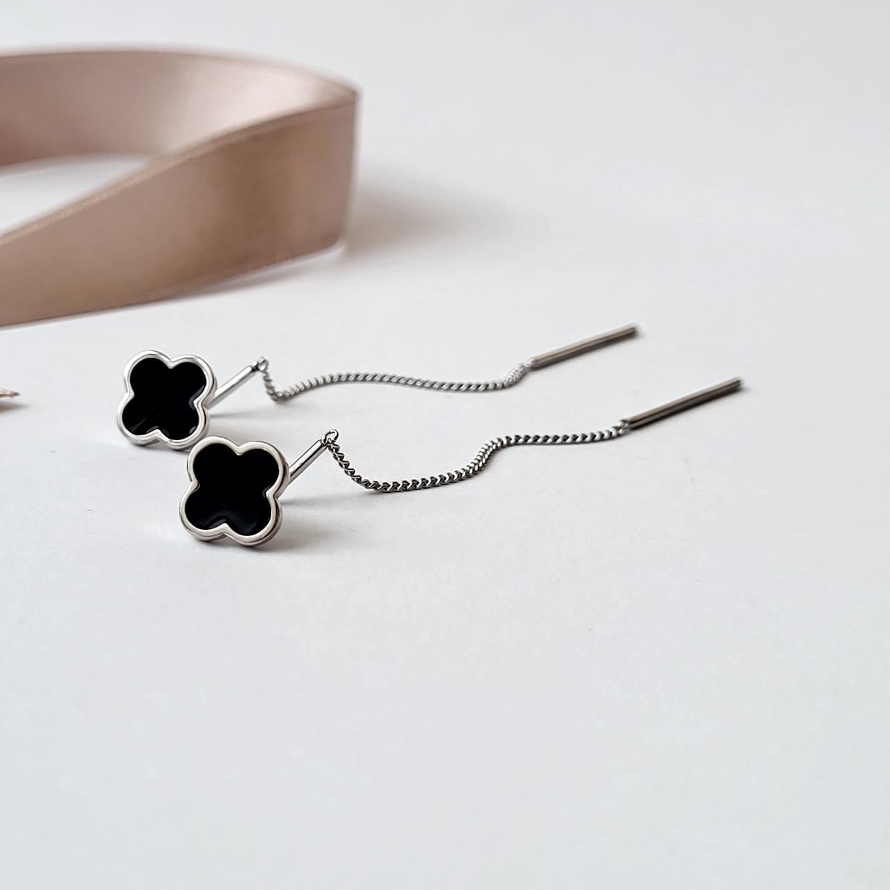 Серьги протяжки клевер с черной эмалью серебро 925 пробы родированное 1,52 г (453с)