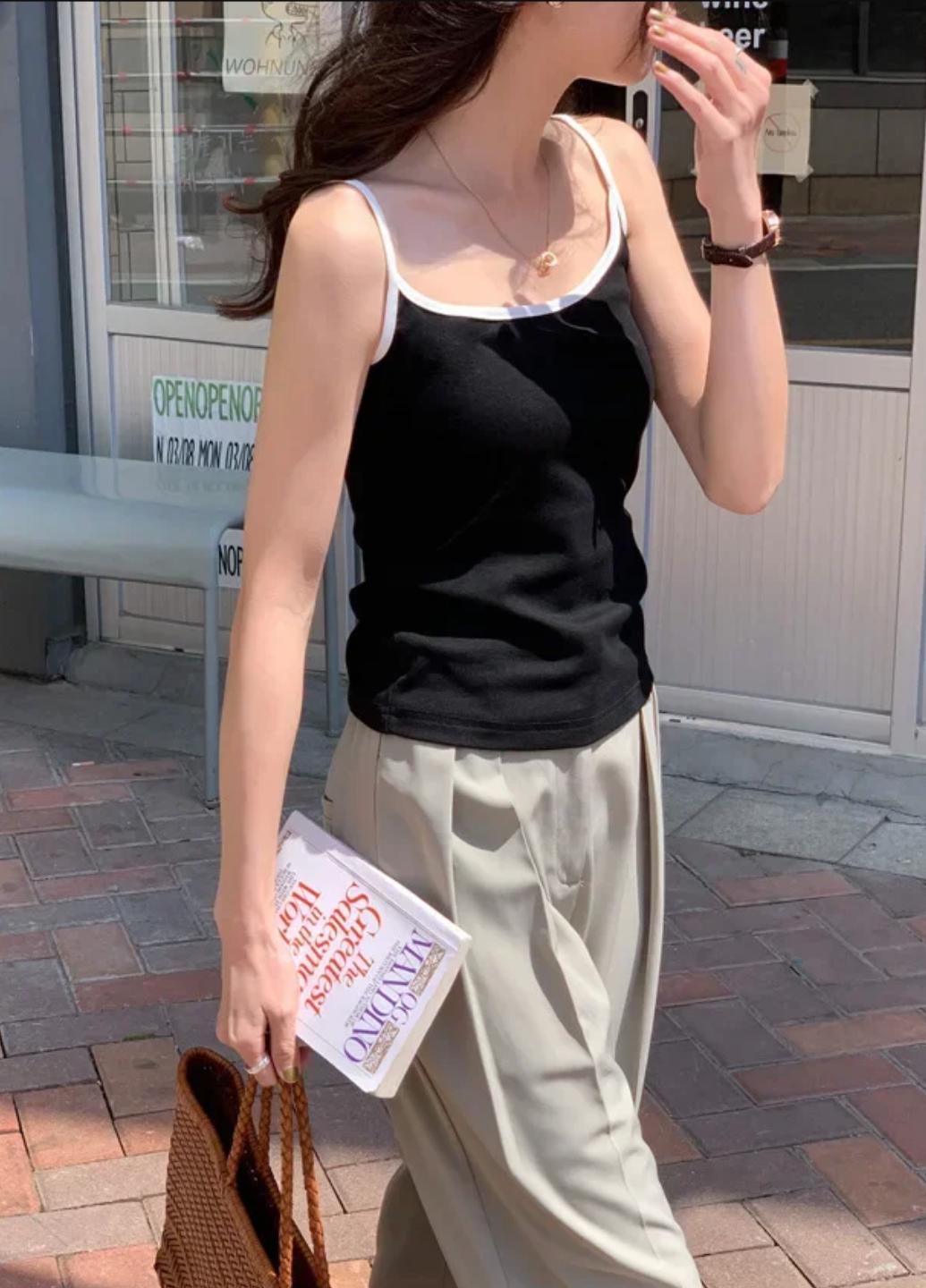 Майка женская хлопковая Two Colors с вкладышами One size Черный (1865-42-02) - фото 4 Майка женская хлопковая Two Colors с вкладышами One size Черный (1865-42-02) - фото 4