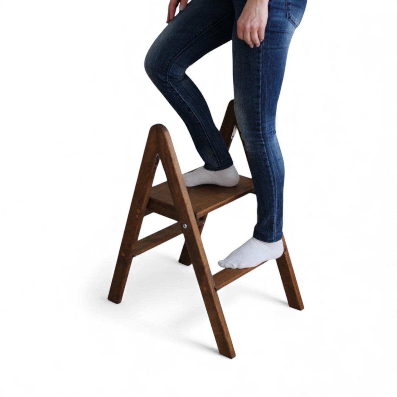 Табурет-лестница деревянный Студія Дерева Вільха бытовой двусторонний 2 ступеньки Орех темный (31002905) - фото 2 Табурет-лестница деревянный Студія Дерева Вільха бытовой двусторонний 2 ступеньки Орех темный (31002905) - фото 2