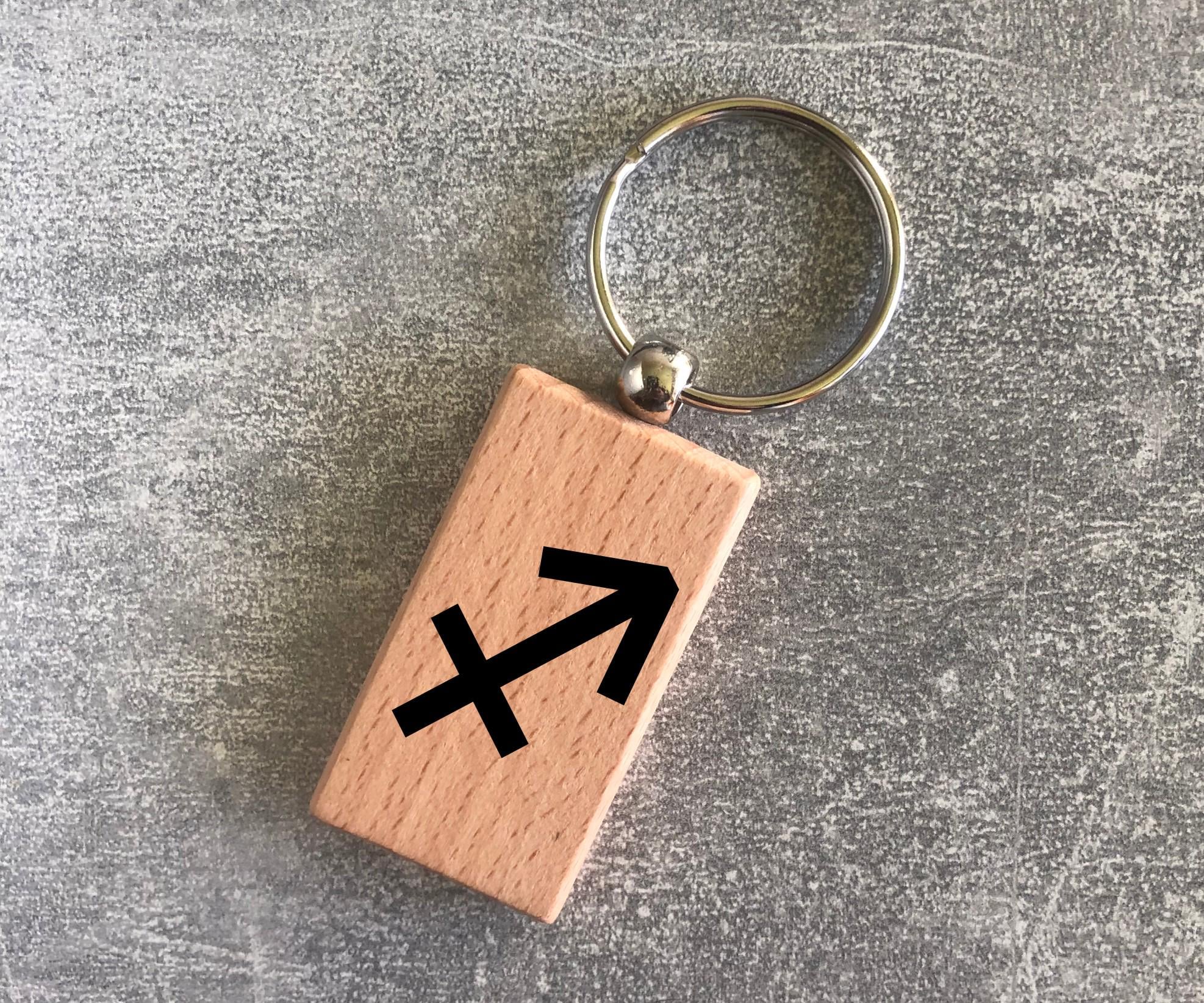 Брелок деревянный с символом зодиака "Стрелец" (15010104021)