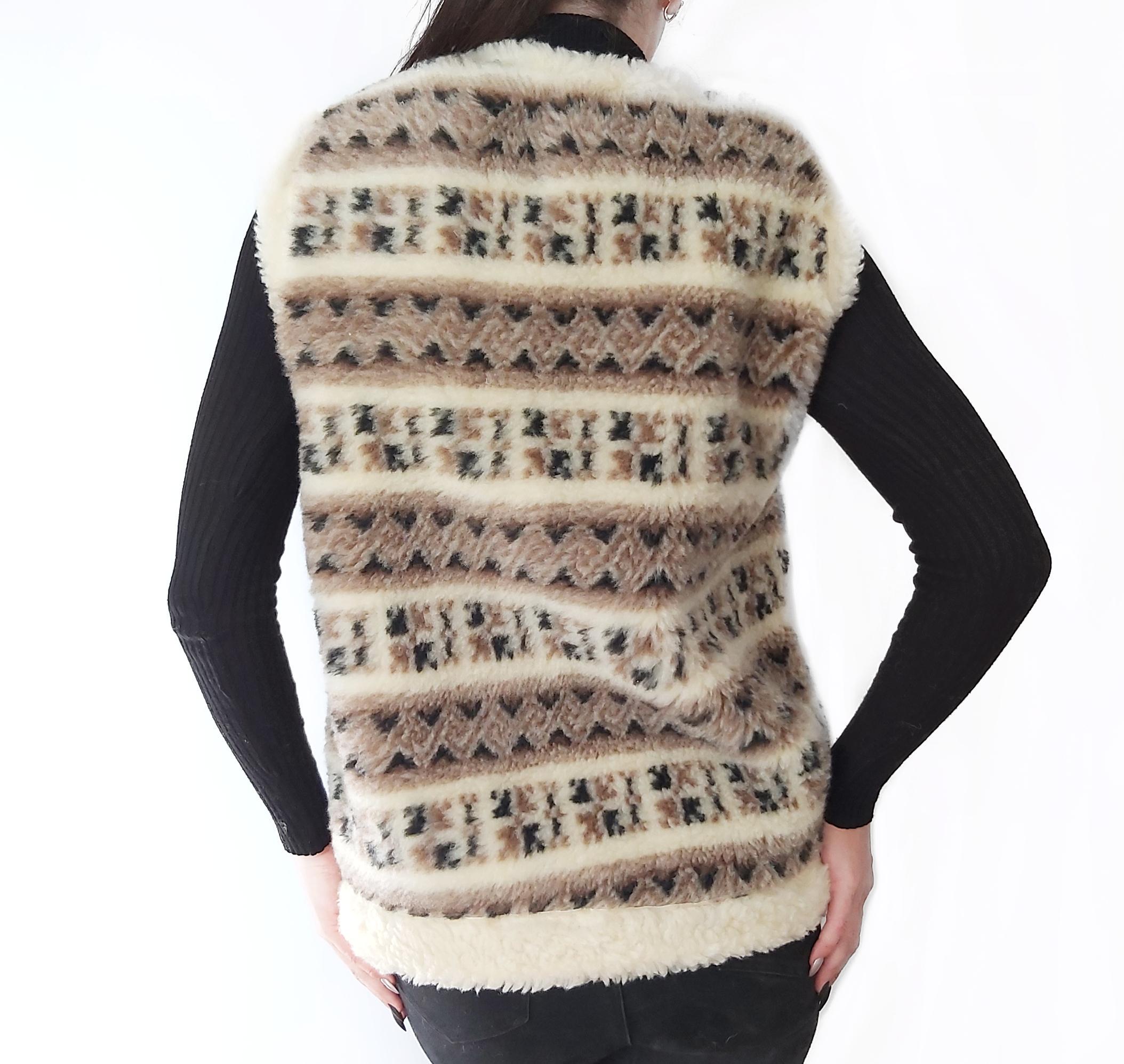 Жилетка з овчини еко-шерсть тепла Орнамент р. 54 (293) - фото 3 Жилетка з овчини еко-шерсть тепла Орнамент р. 54 (293) - фото 3