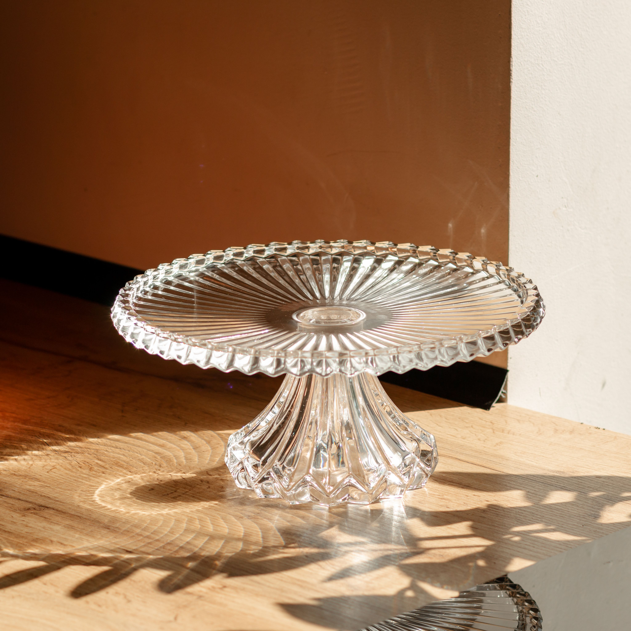 Тортовница на ножке стеклянная HP-19-138 25 см (A-034216) - фото 4 Тортовница на ножке стеклянная HP-19-138 25 см (A-034216) - фото 4