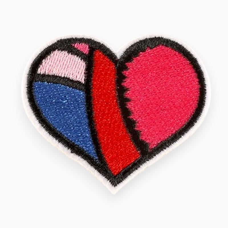 Термоаппликация Parts of the heart вышитая 4,7х5,2 см 1 шт. Разноцветный (АК4752с52)