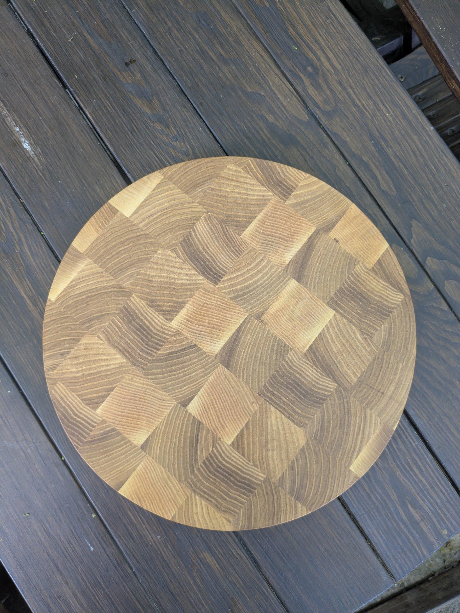 Дошка кухонна торцева для нарізки кругла з бічними ручками та силіконовими ніжками d 300 мм (BR-006)