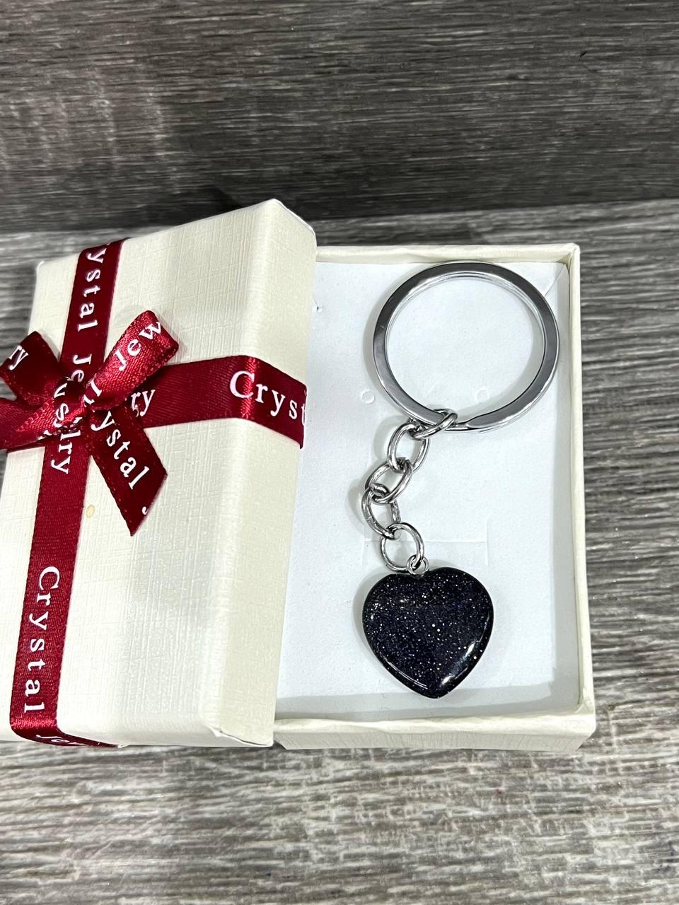 Кулон з натуральним каменем Авантюрин Ночі Каїра у формі серця на брелоку для ключів у подарунковій коробочці (10416)