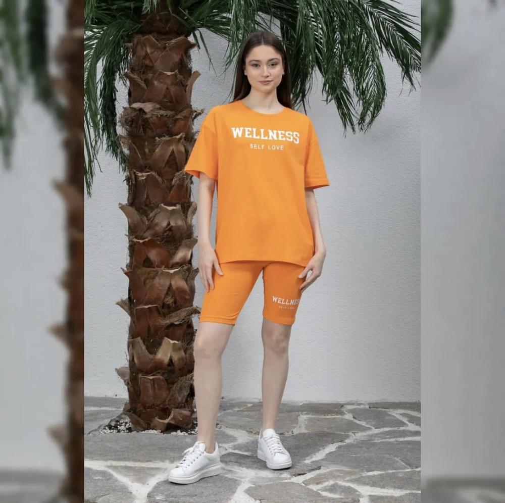 Комплект футболка/шорты Forstime 23F-2326x26 женский S/М Оранжевый