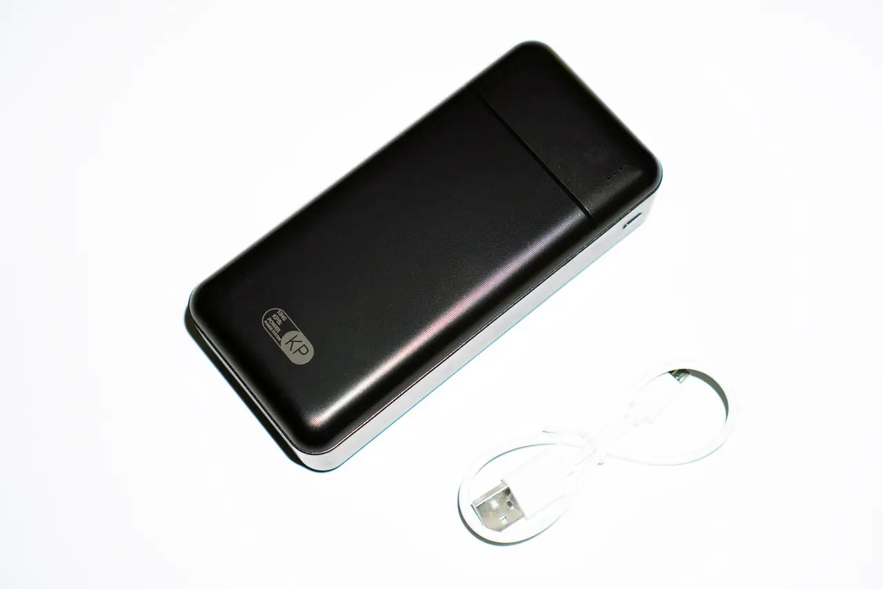 Повербанк King Power KP30 30000 mAh LCD с фонариком - фото 4 Повербанк King Power KP30 30000 mAh LCD с фонариком - фото 4