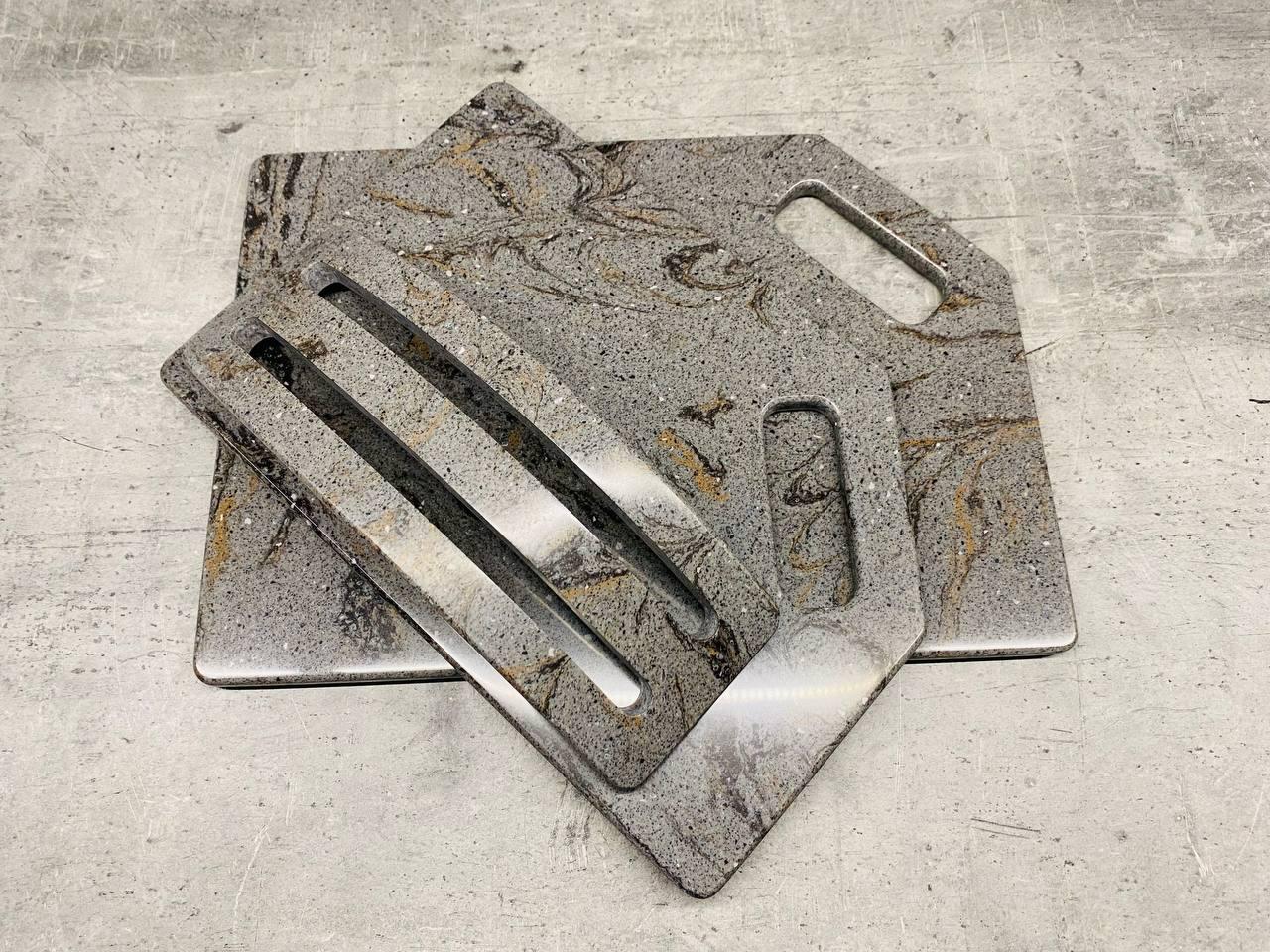 Набор досок кухонных Lava rock A из искусственного акрилового камня на подставке 2 шт. - фото 3 Набор досок кухонных Lava rock A из искусственного акрилового камня на подставке 2 шт. - фото 3