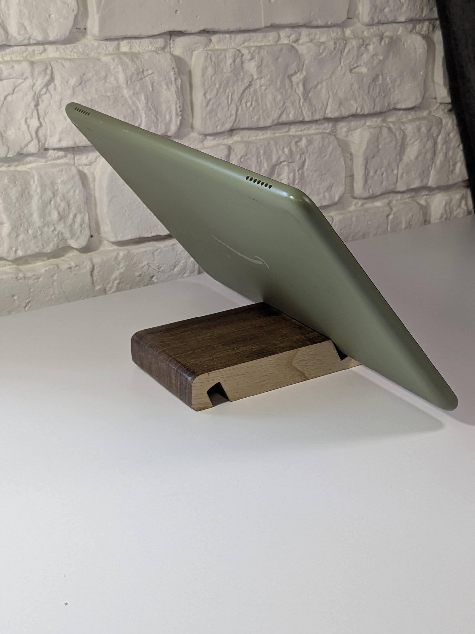 Підставка для планшета/телефона дерев'яна 120х80х22 мм (ST-002) - фото 7 Підставка для планшета/телефона дерев'яна 120х80х22 мм (ST-002) - фото 7