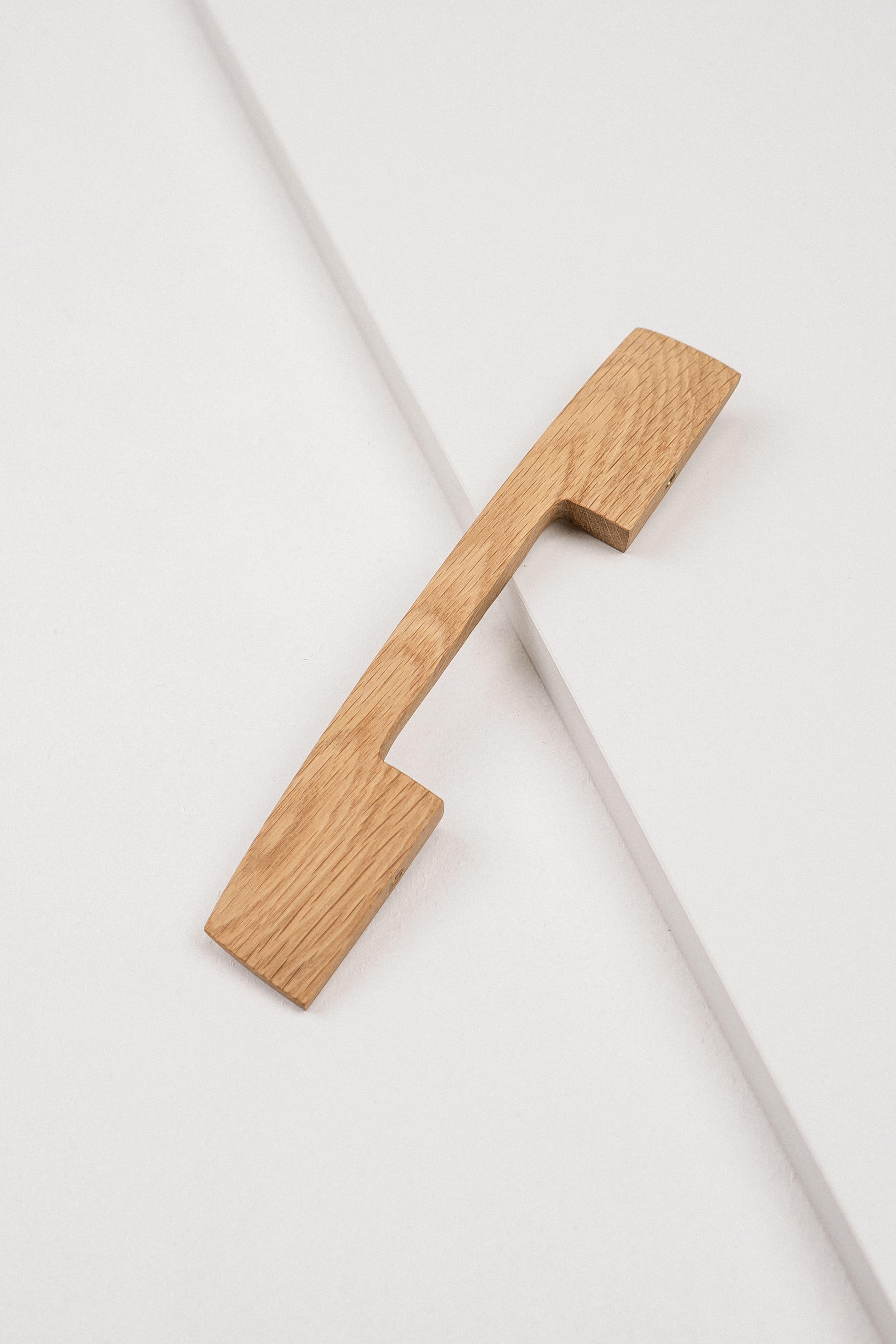 Мебельная ручка-скоба Ridge из дуба 200 мм Дуб (RIDGE-200-OAK) Мебельная ручка-скоба Ridge из дуба 200 мм Дуб (RIDGE-200-OAK)