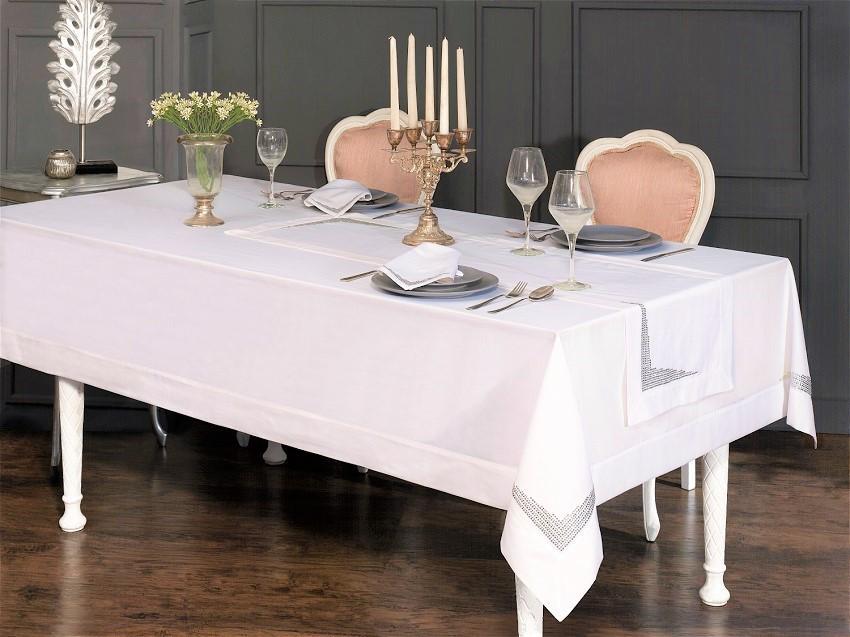 Скатерть Maison D'or Set 150x260 + 40x140 и 8 шт. салфеток Diamond T.Cloth White (CN10766)