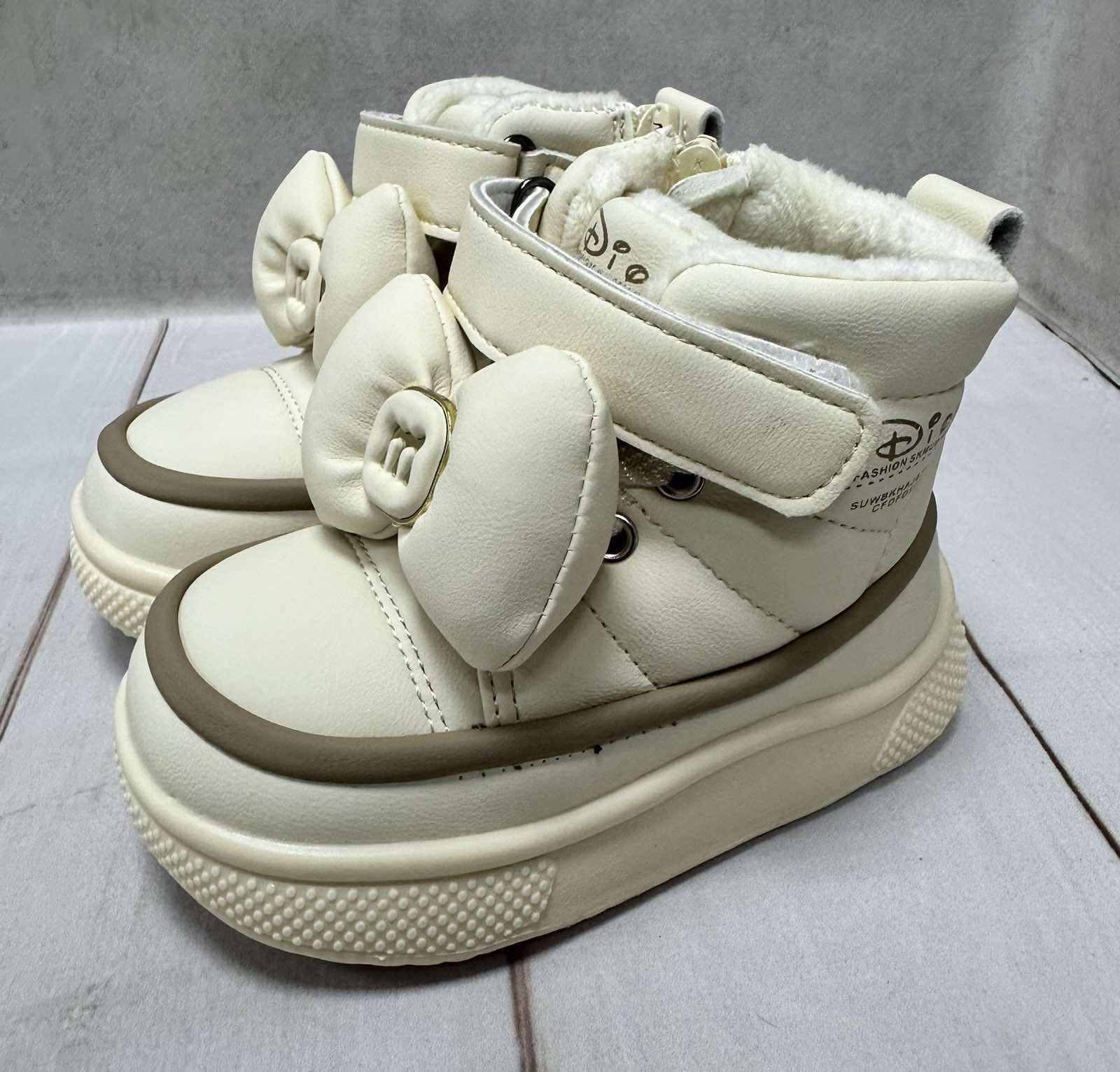 Уггі зимові для дівчаток Paliament Бежевий р. 25 15,5 см - фото 3 Уггі зимові для дівчаток Paliament Бежевий р. 25 15,5 см - фото 3