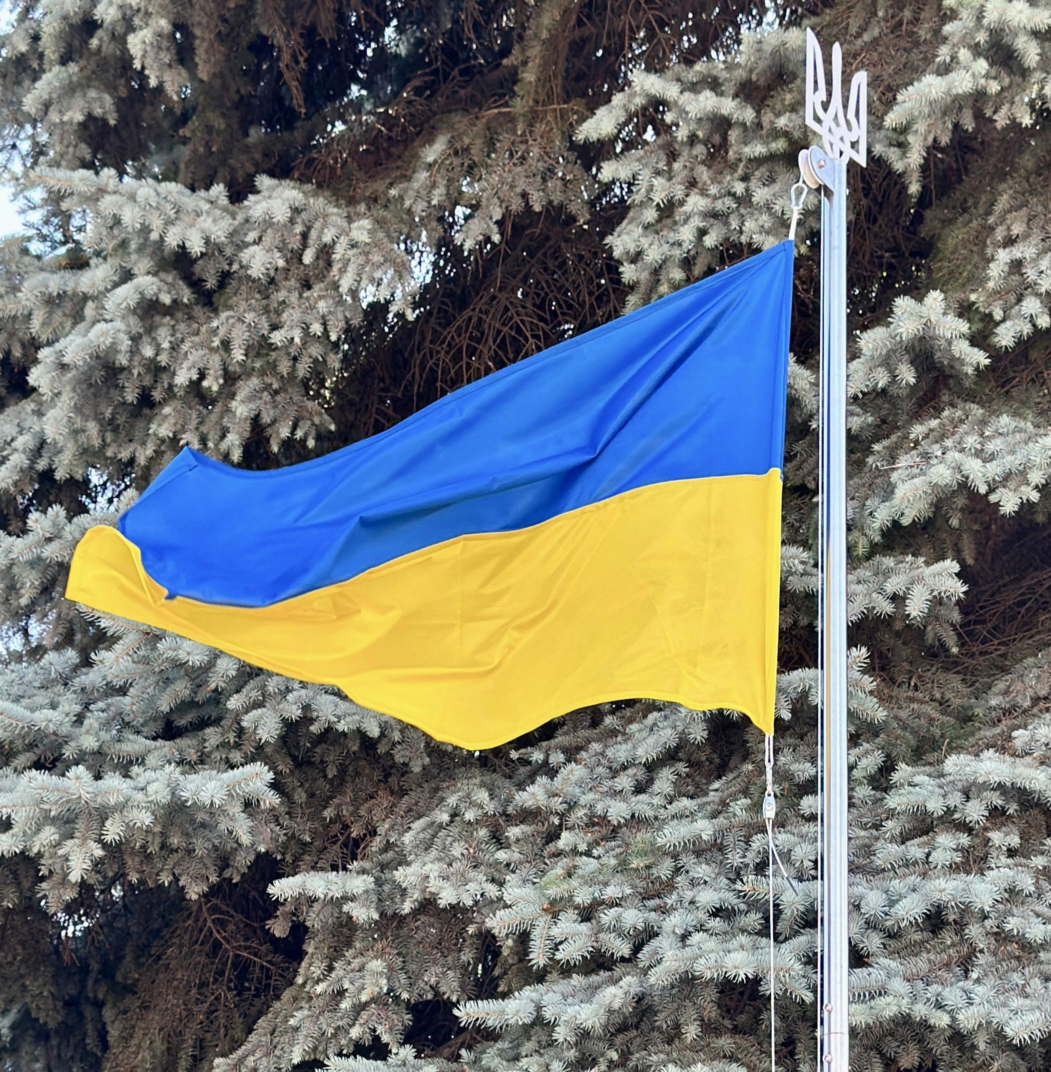 Флагшток сборный из нержавейки с механизмом подъема и опускания флага 3,8 м (SHTOK38)