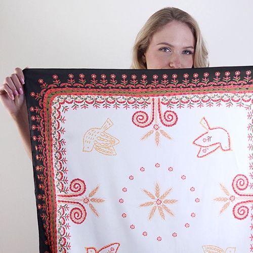 Платок шелковый Presentville Звезда и птички 68х68 см (HUST_25M017)