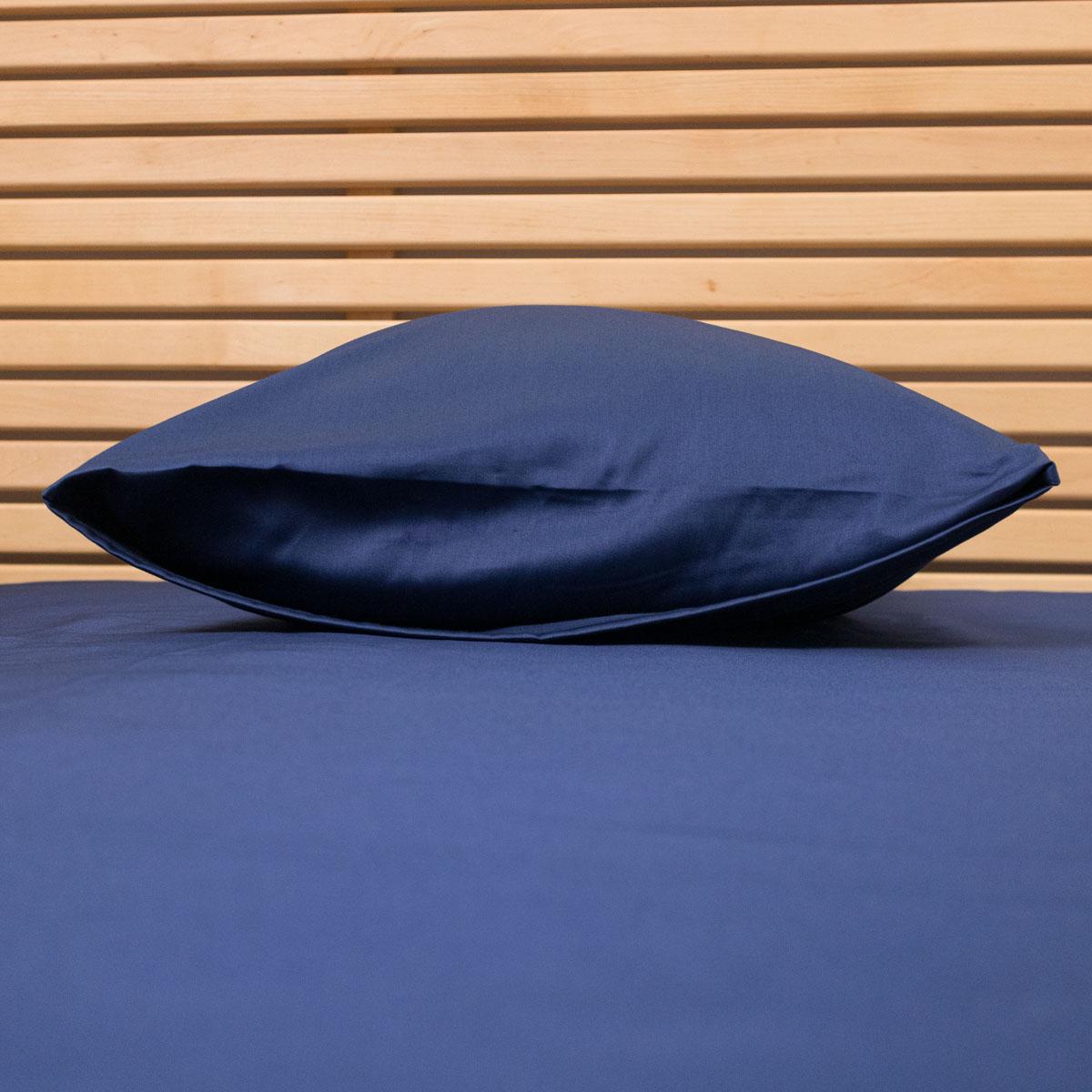 Наволочка на подушку YouStar сатин гладкофарбований 135 г/м2 50х50 см 1 шт. Темно-синій (nav-sg-50x50-dblue) - фото 3 Наволочка на подушку YouStar сатин гладкофарбований 135 г/м2 50х50 см 1 шт. Темно-синій (nav-sg-50x50-dblue) - фото 3