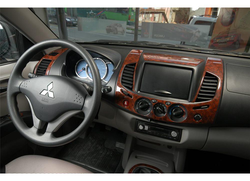 Накладки на панель Meric для Mitsubishi L200 2006-2015 алюминий 14 пр. 37729