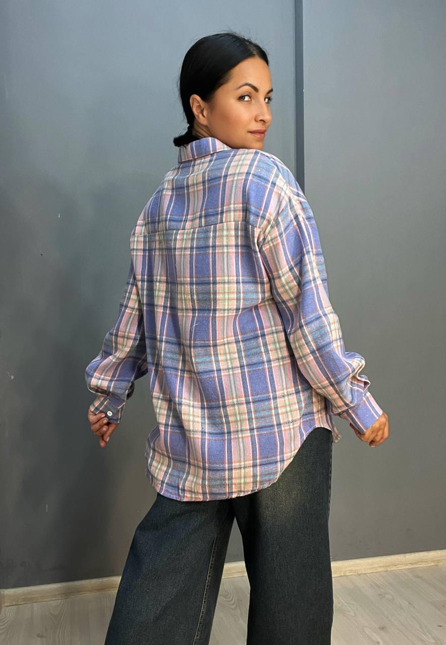Рубашка женская Baoyu 225 клетчатая оверсайз фланель удлиненная спинка OS Сиреневый (2608) - фото 4 Рубашка женская Baoyu 225 клетчатая оверсайз фланель удлиненная спинка OS Сиреневый (2608) - фото 4