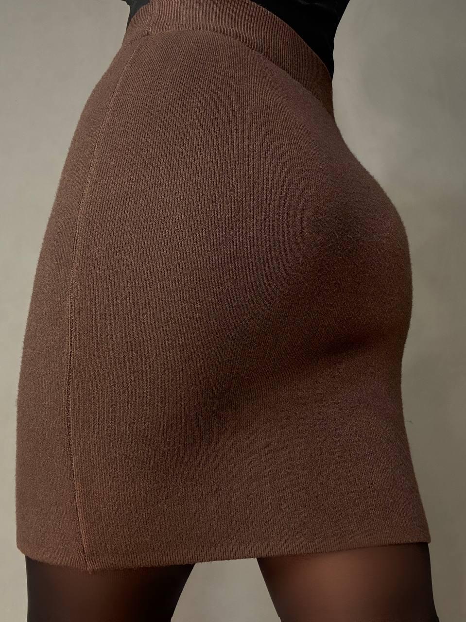 Юбка женская MY FASHION 6808-48 вязаная короткая с разрезом One Size Коричневый (5785) - фото 4 Юбка женская MY FASHION 6808-48 вязаная короткая с разрезом One Size Коричневый (5785) - фото 4