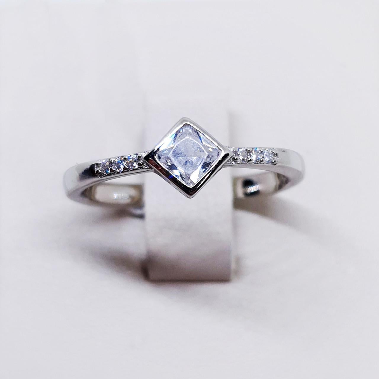 Кольцо серебряное с кубическим цирконием р. 15,5 1,79 г (1525833360) Кольцо серебряное с кубическим цирконием р. 15,5 1,79 г (1525833360)