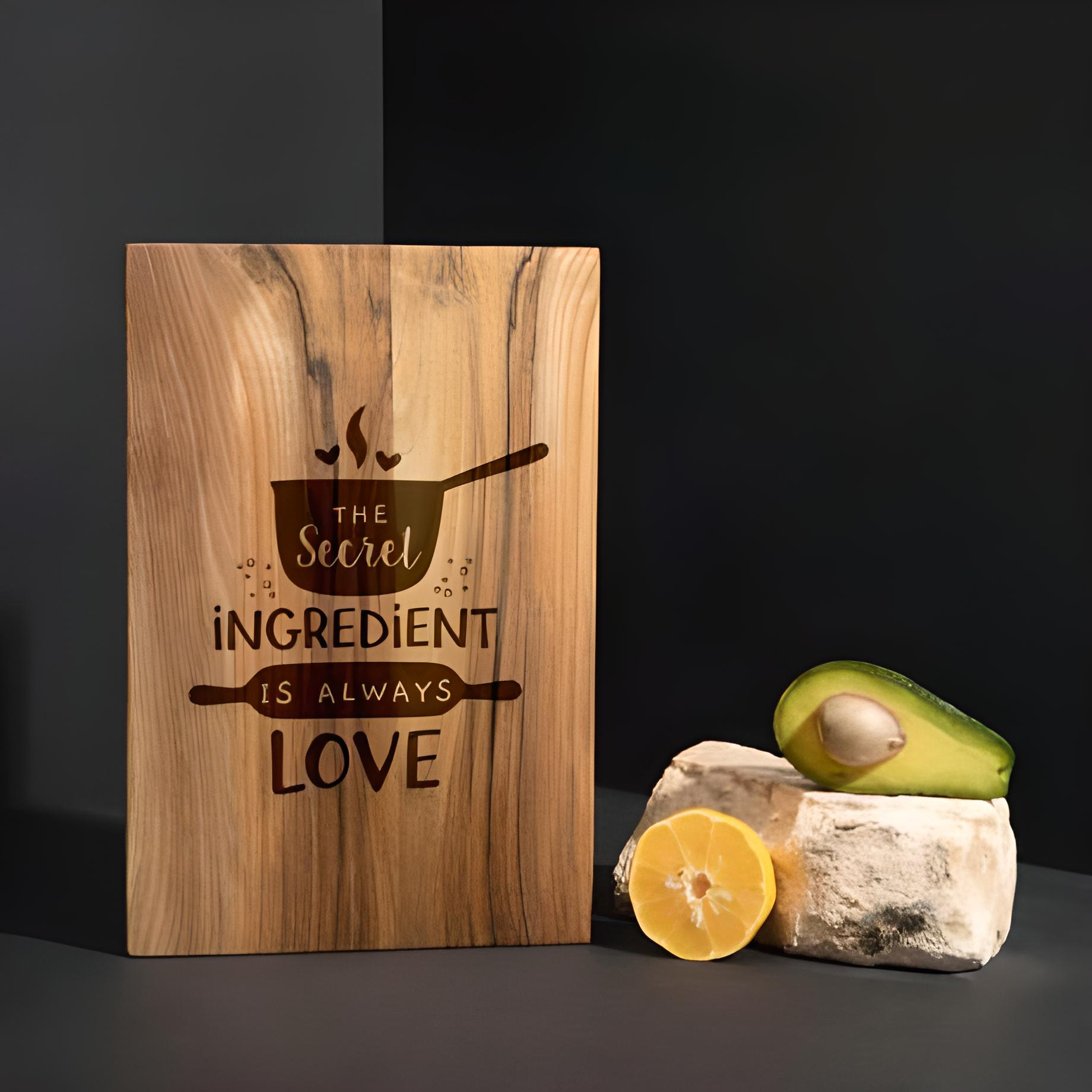 Доска кухонная The secret ingredient is always love из ореха S (4-6-4598594)