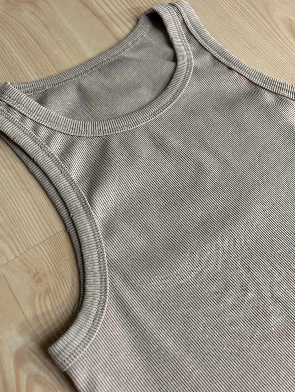 Женская майка AN 2733 в рубчик с порезанными швами OS Бежевый (26794580) - фото 6 Женская майка AN 2733 в рубчик с порезанными швами OS Бежевый (26794580) - фото 6