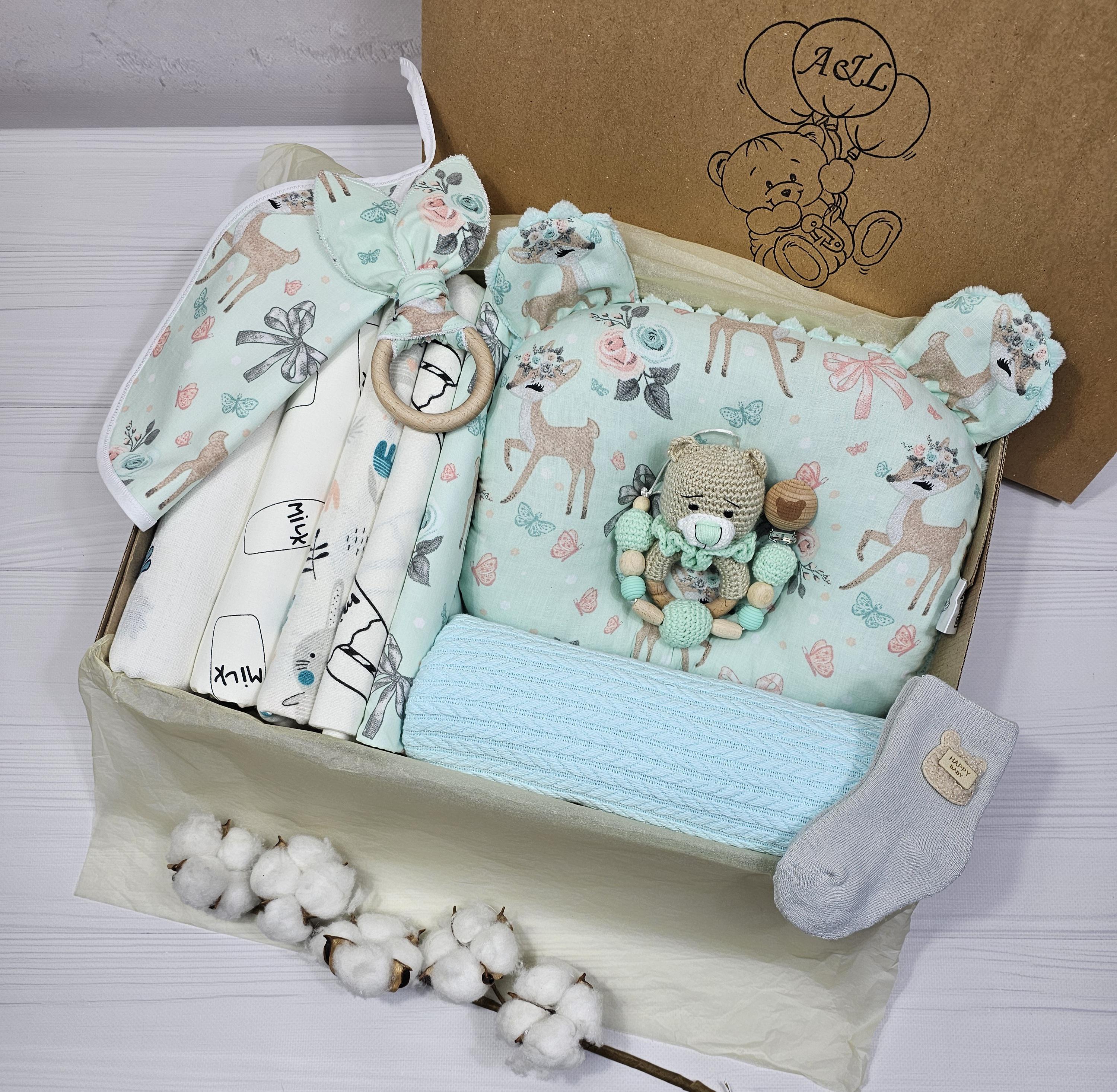 Набор подарочный для новорожденных a.l.babybox Мятные косули с пледом 12 ед. (22614039)