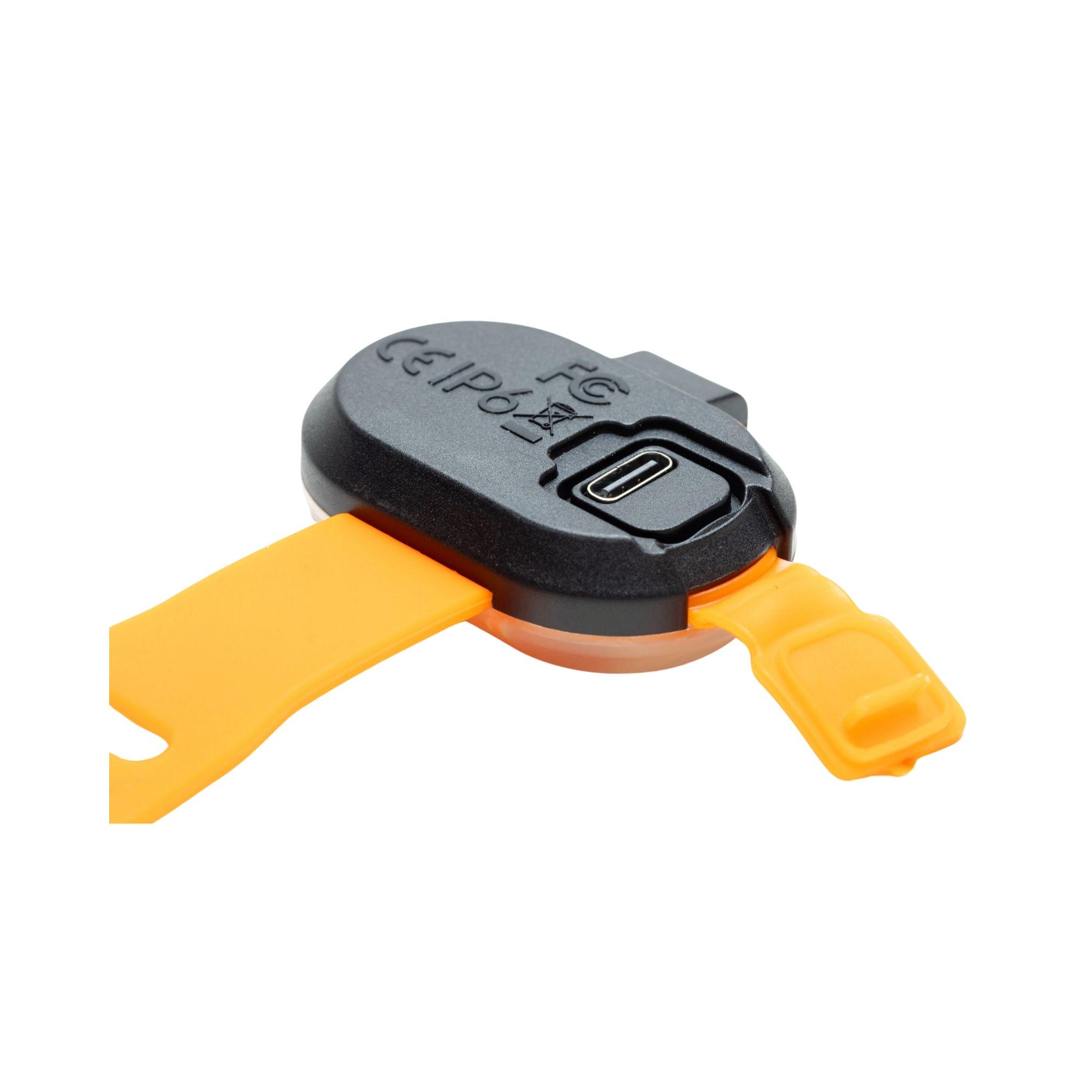 Фонарик на ошейник для собак Max&Molly Matrix Ultra LED Safety/Cube светодиодный Оранжевый (24763186) - фото 3 Фонарик на ошейник для собак Max&Molly Matrix Ultra LED Safety/Cube светодиодный Оранжевый (24763186) - фото 3