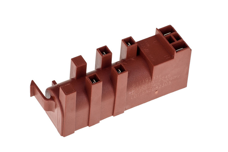 Блок поджига для газовой плиты Indesit C00313108