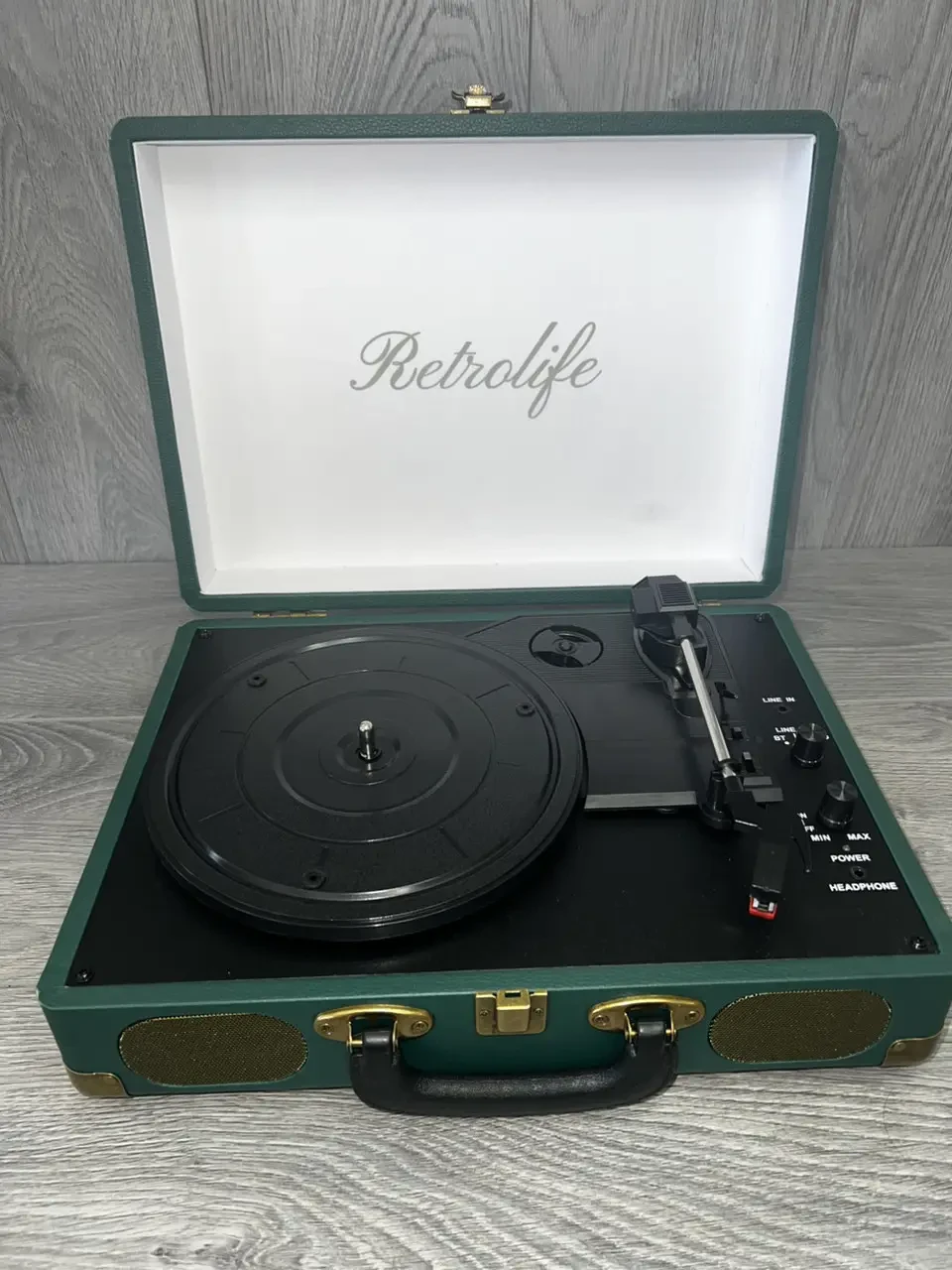 Ретро-проигрыватель пластинок Retrolife R609 Bluetooth - фото 4 Ретро-проигрыватель пластинок Retrolife R609 Bluetooth - фото 4