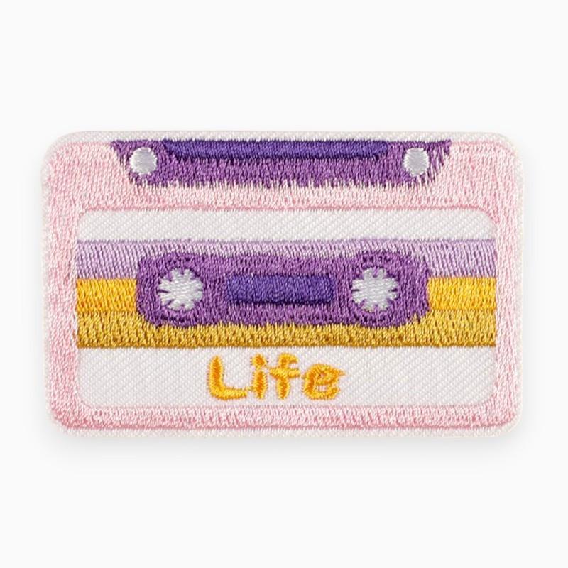 Термоаппликация Cassette Life вышитая 4,5х7 см 1 шт. Розовый (АК4570в09)