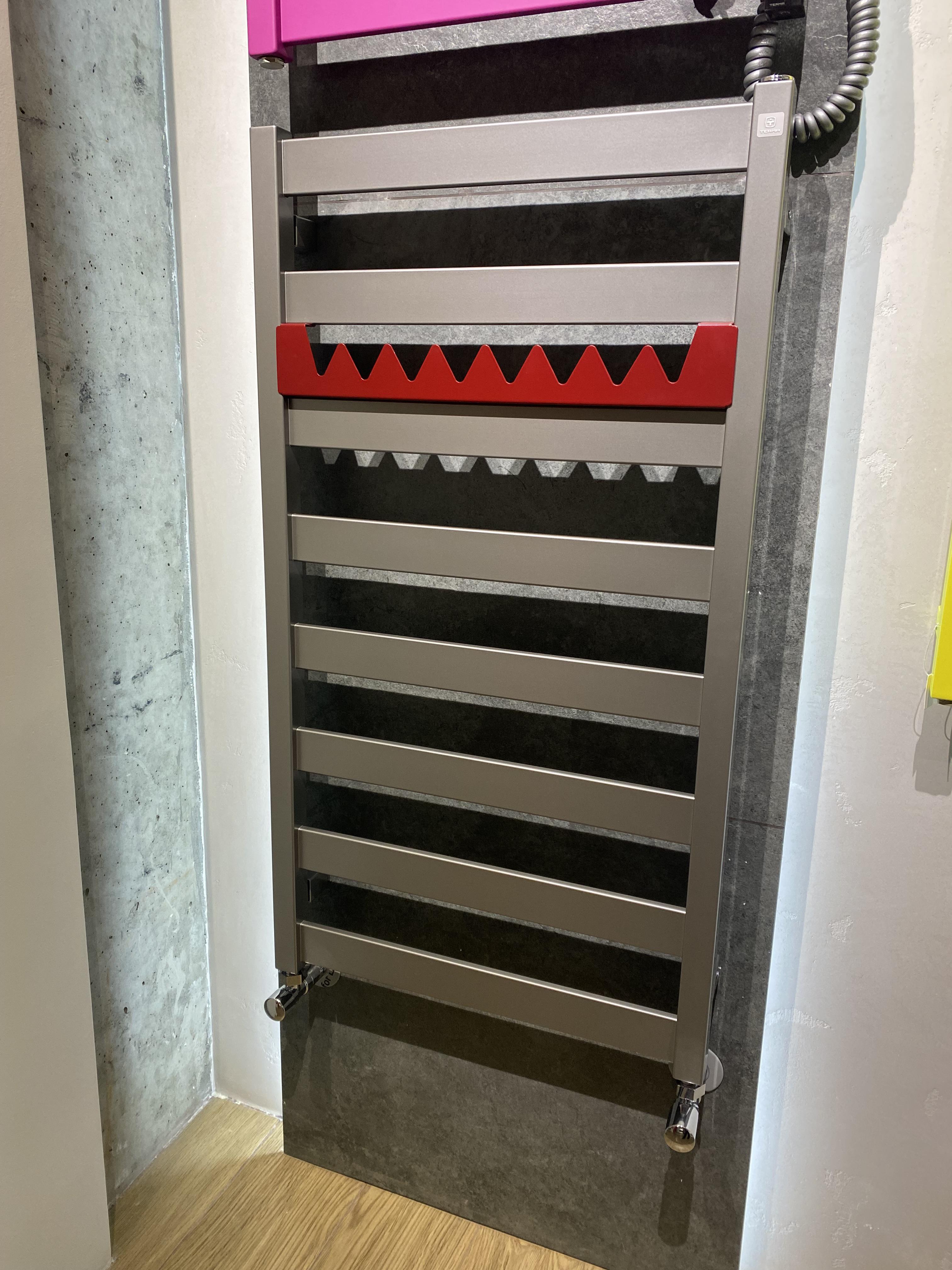 Вешалка Terma Shark Groovy 500 мм Red (603) - фото 5