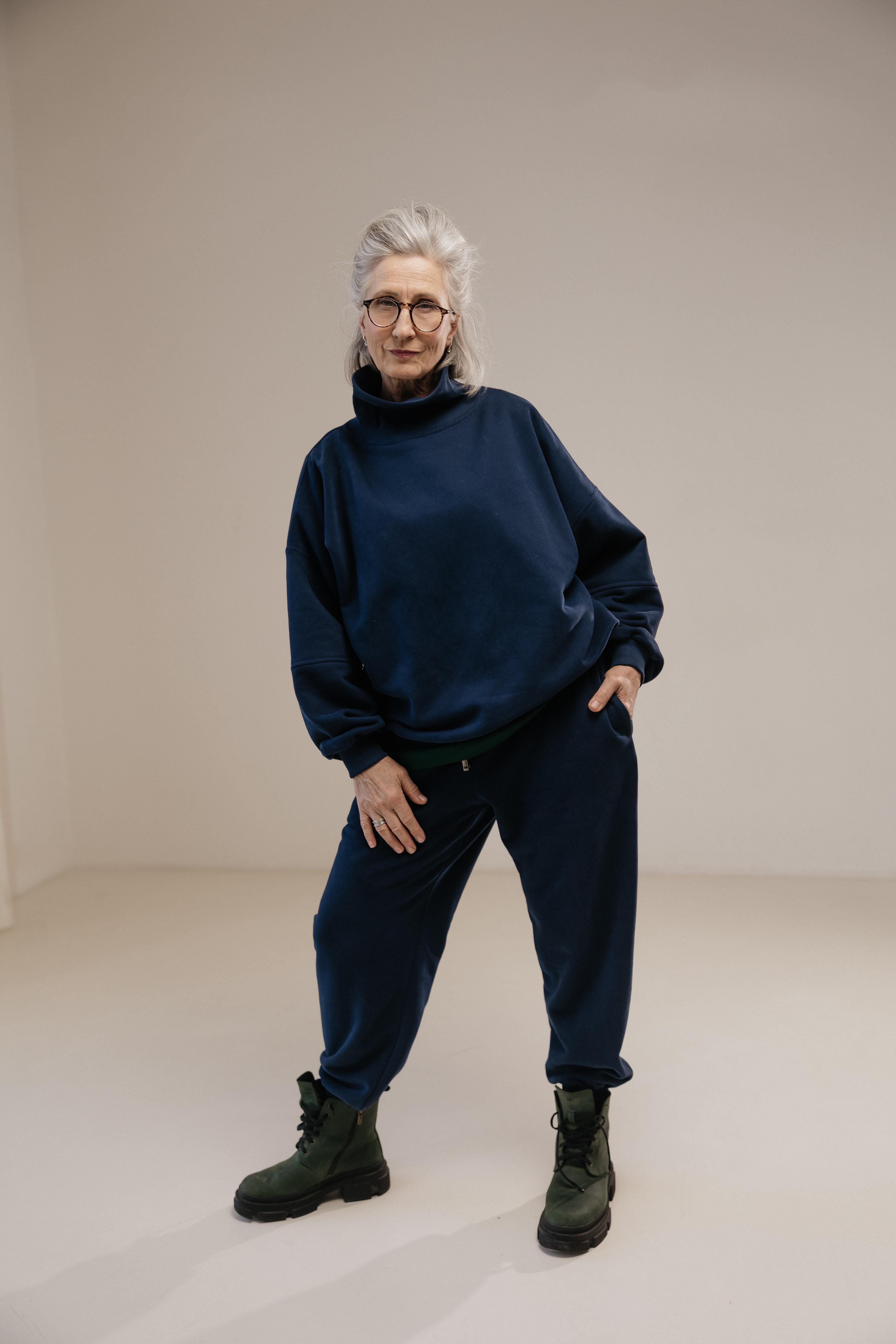 Костюм жіночий демісезонний оверсайз Lookeriya зі світшотом і джогерами One Size Темно-синій (31727517)