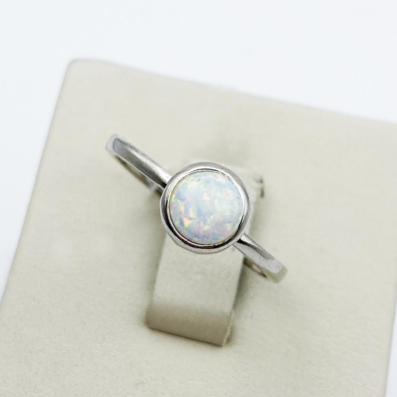 Каблучка срібна з білим опалом р. 18,5 1,7 г (1899176420)