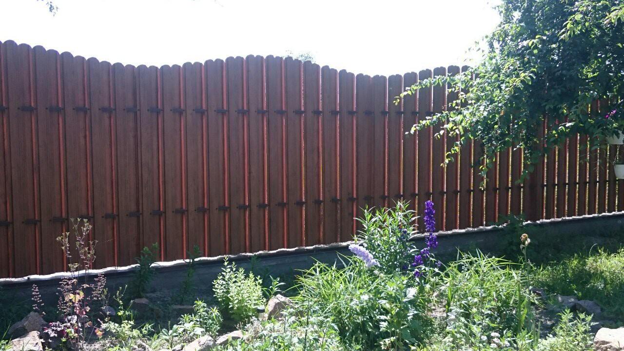 Евроштакетник металлический 3-Д 2 м 0,4 мм 3-Д Темное дерево (za-18456/2) - фото 6 Евроштакетник металлический 3-Д 2 м 0,4 мм 3-Д Темное дерево (za-18456/2) - фото 6