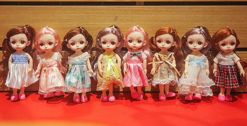 Набор кукол подарочный на шарнирах 8 шт. (00797)