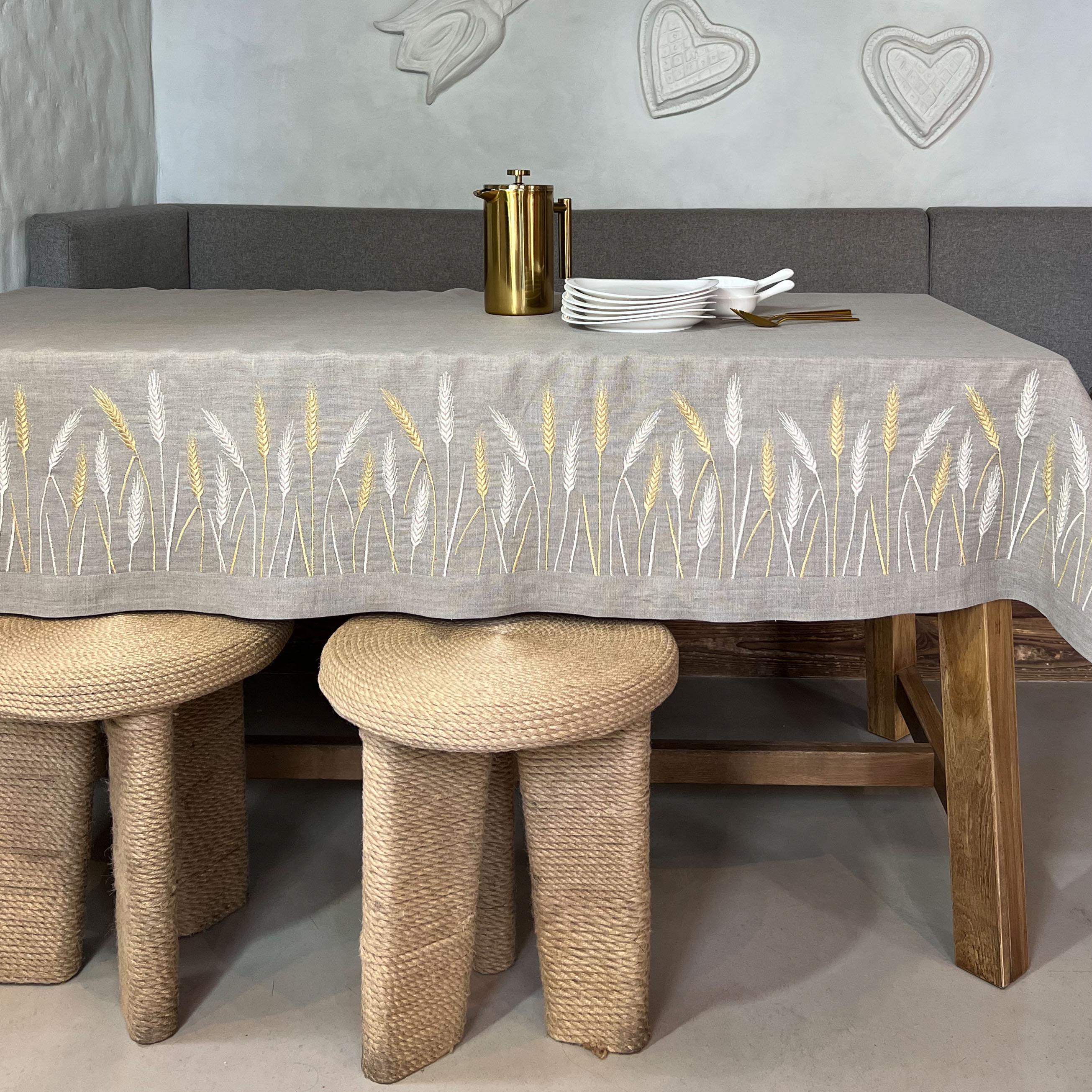 Скатертина вишита Пшеничне поле 1,40x1,40 м (64-23/00)