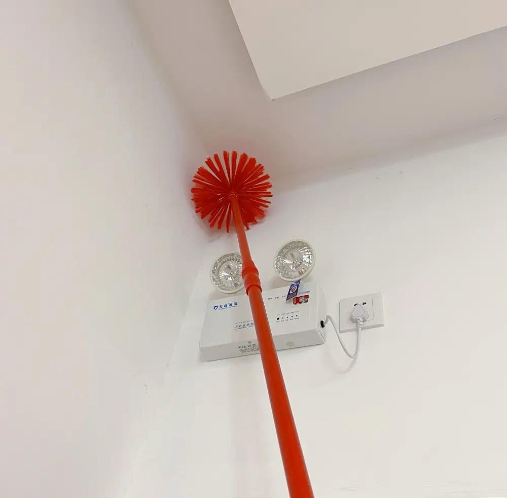 Мітла для зняття павутиння та пилу 90-195 см Червоний (7-2-30) - фото 5