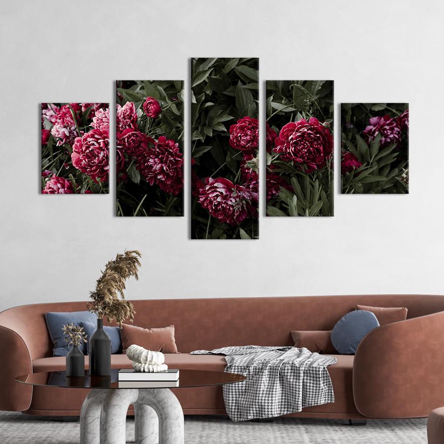 Картина на холсте Роскошные алые пионы 162x80 см (926-52)