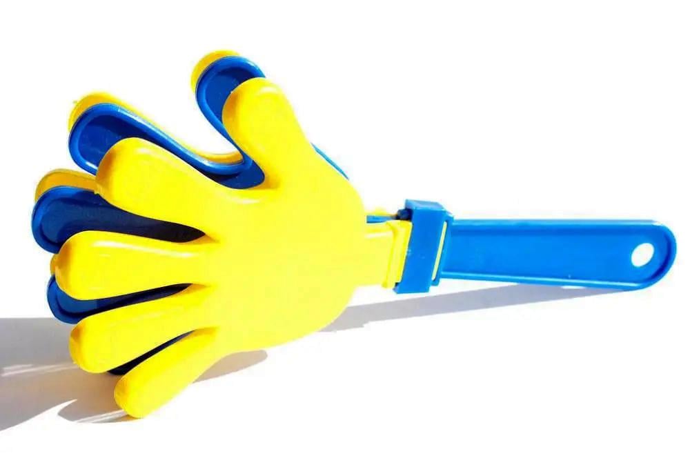 Ладошка хлопушка трещотка для болельщиков футбола пластиковая 30х14 см Ладошка хлопушка трещотка для болельщиков футбола пластиковая 30х14 см