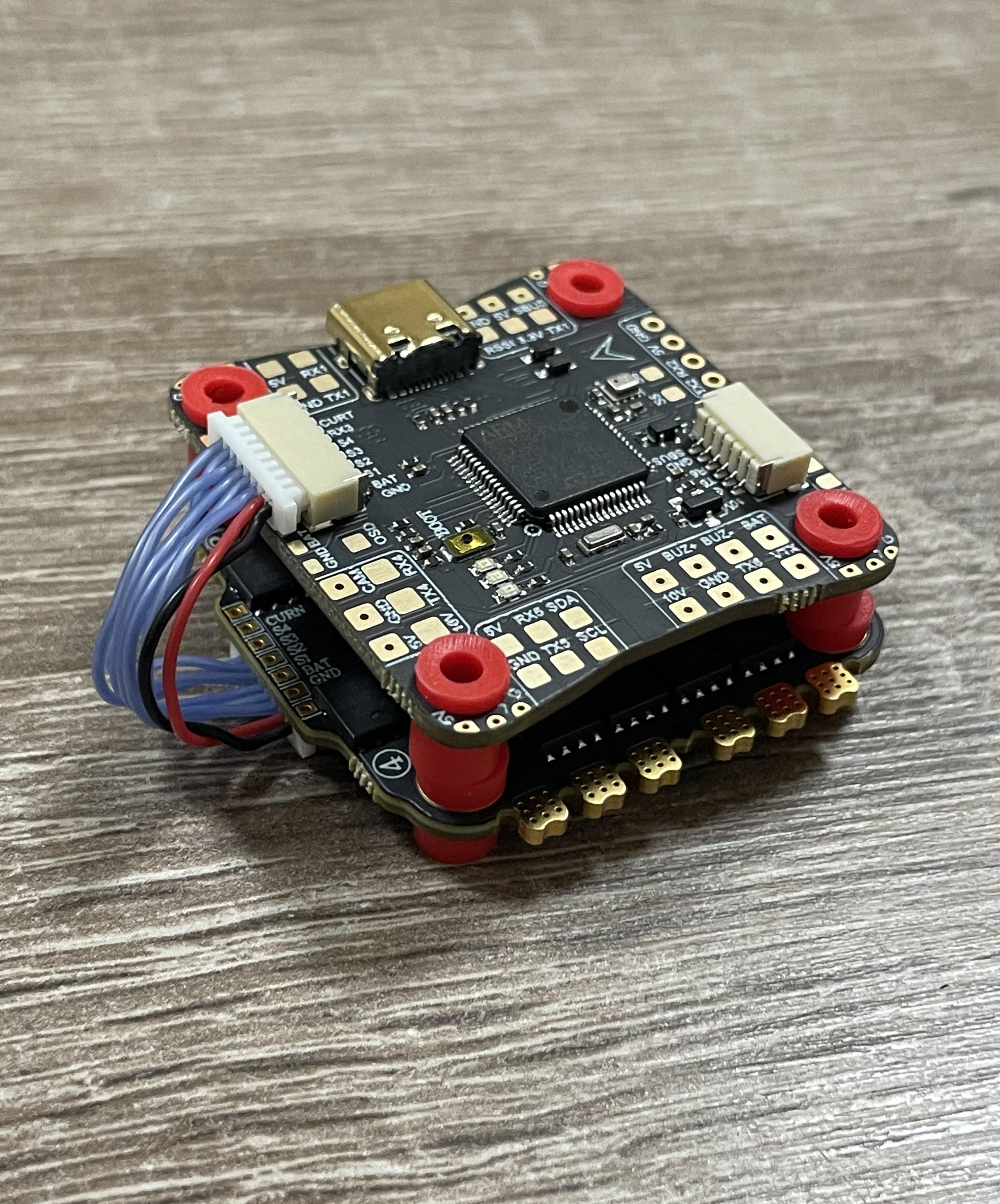 Стек полетный контроллер-регулятор моторов Skystars F405 HD4 3-6S 30X30+55A ESC KO50 BLHeli_32 для FPV дронов (00-00027582)