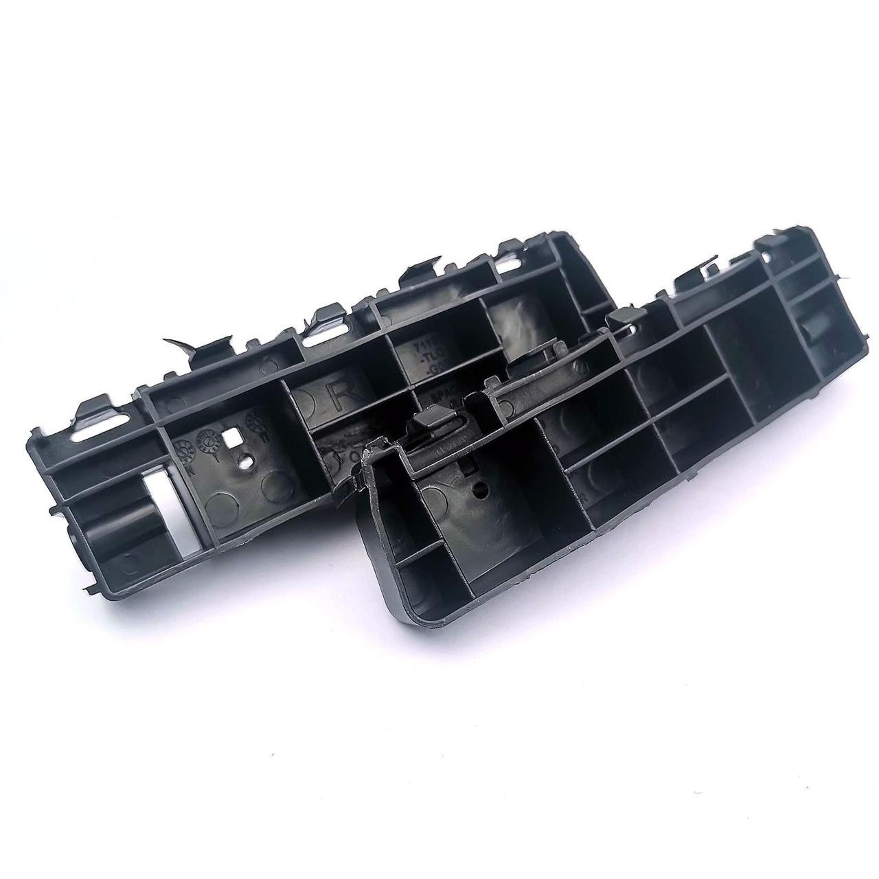 Крепление переднего бампера Honda Accord 2008-2012 правое возле крыла (71193-TL0-G00)