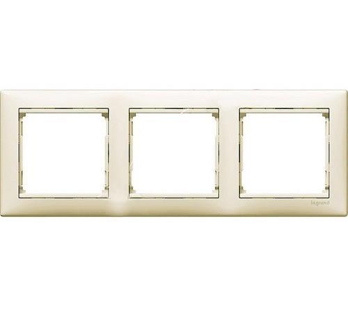 Рамка для розеток Legrand Valena Classic пластик 3 поста 8,7х23 см Слоновая кость (774353)