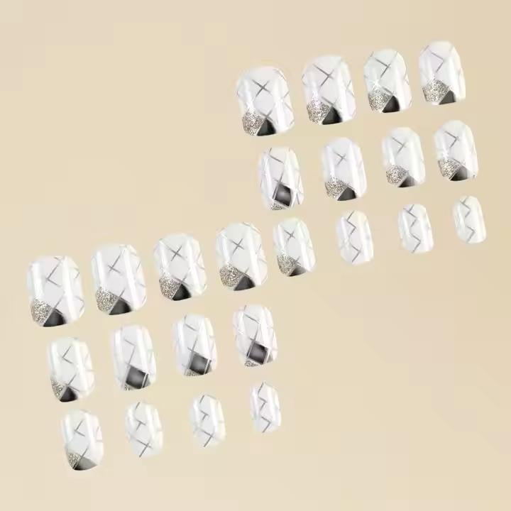 Накладні нігті з дизайном Ромби з клейовими пластинами 24 шт. Білий із сріблястим (2689612528) - фото 7 Накладні нігті з дизайном Ромби з клейовими пластинами 24 шт. Білий із сріблястим (2689612528) - фото 7