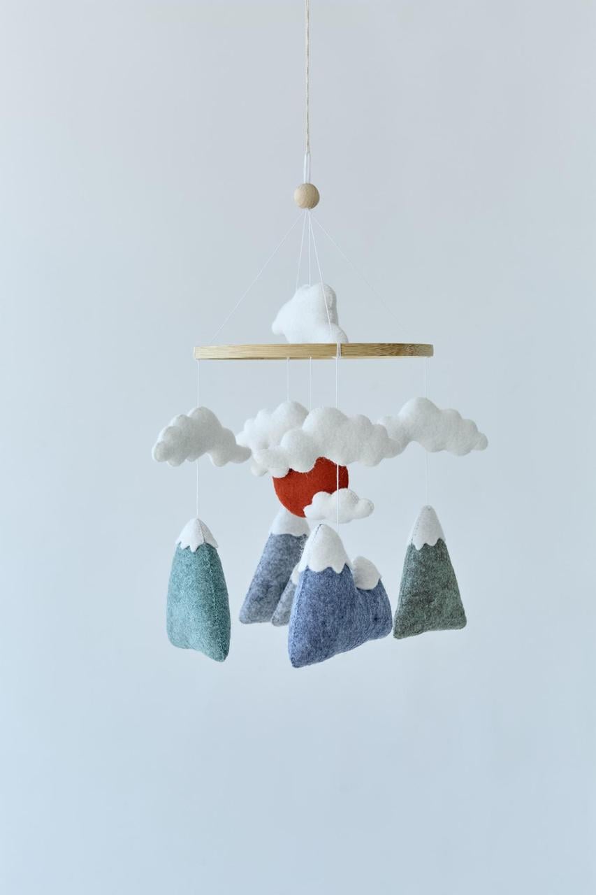 Мобиль детский музыкальный WoollyFox Свежие сны: горы/солнце/облачка (27861262)