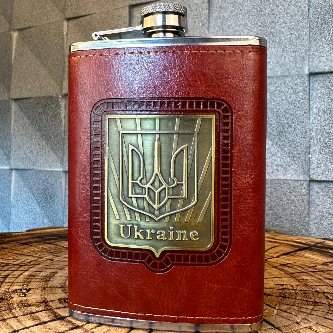Набор фляга для алкоголя и 4 рюмки с гербом в подарочной коробке (61036) - фото 4 Набор фляга для алкоголя и 4 рюмки с гербом в подарочной коробке (61036) - фото 4
